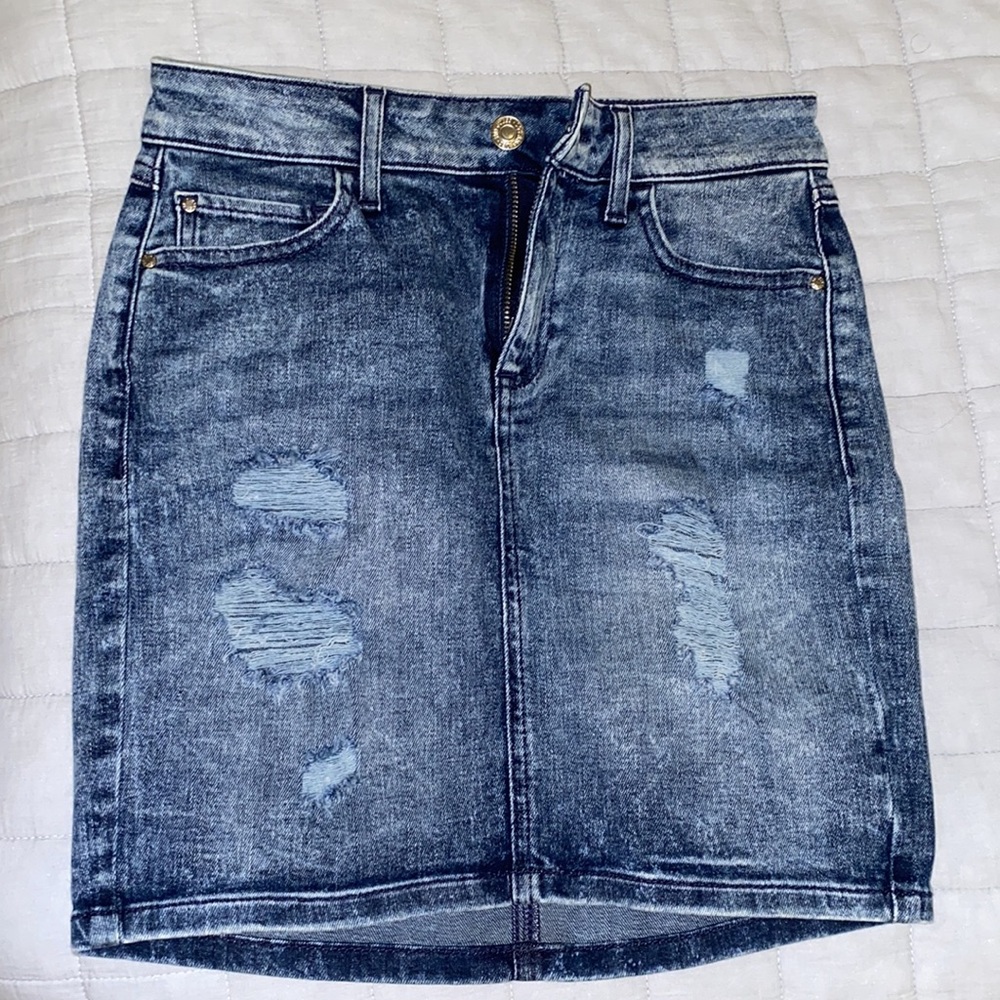 Guess Skirt - Picture 5 of 5